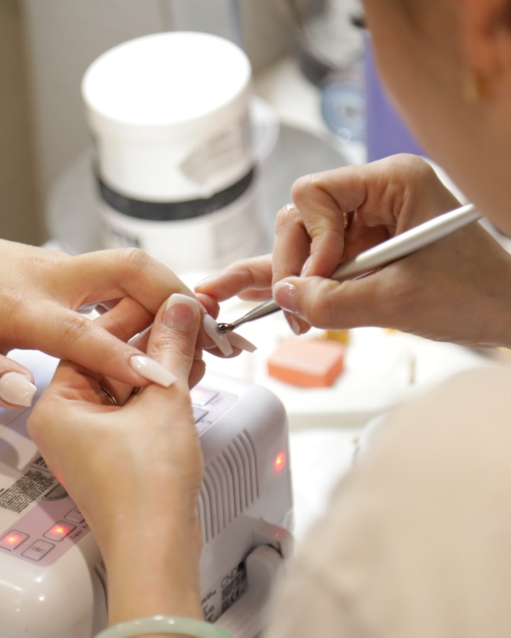 Técnica aplicando esmalte en gel